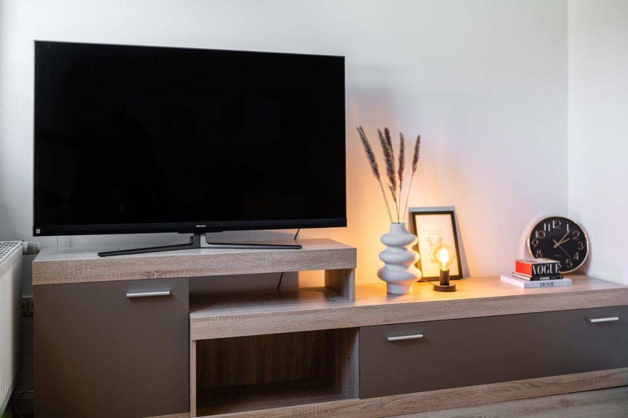 Vivid - Ideal Fuer 4 - Strandnaehe Mit 2 Terrassen - 2 Sz & Wz Varel Kültér fotó